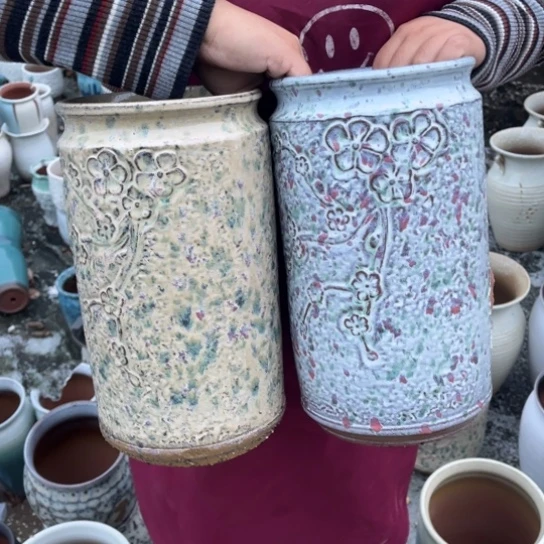 红陶20CM以下口15高29瑕疵