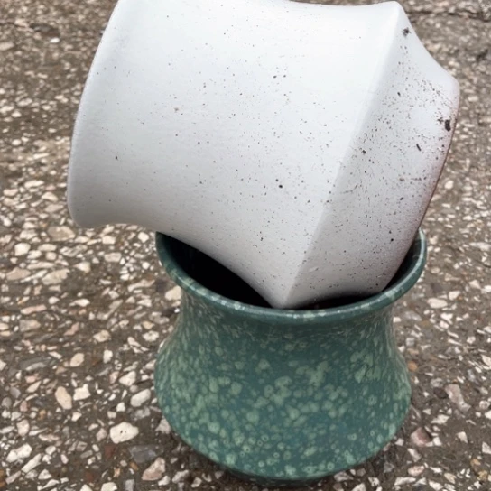 红陶20CM以下口19高20瑕疵