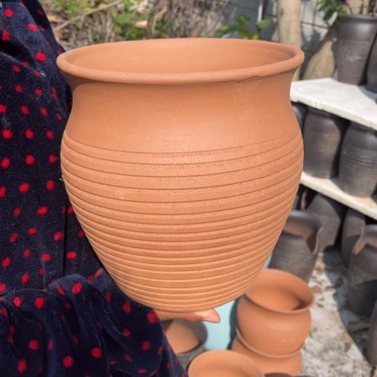 红陶口20高24瑕疵