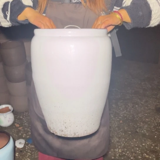 红陶20CM以下口24高37瑕疵