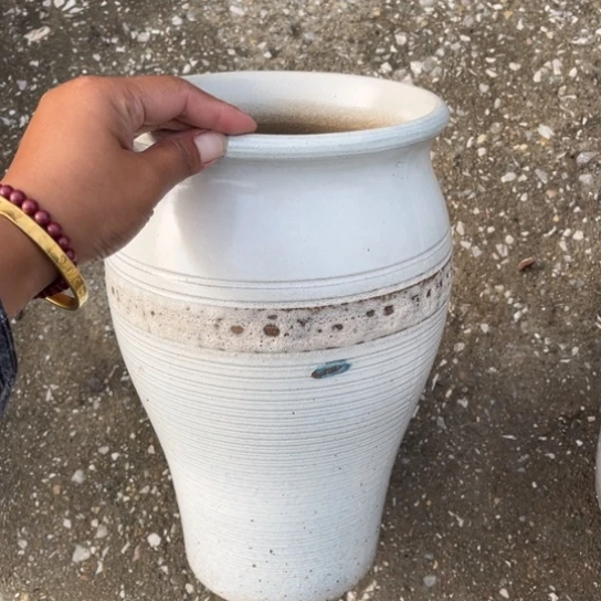 红陶20CM以下口18高32瑕疵