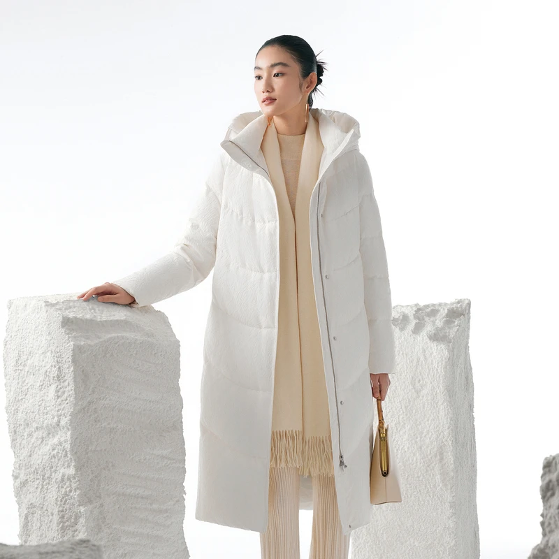 波司登23冬季鹅绒女士连帽保暖长款羽绒服B30144588