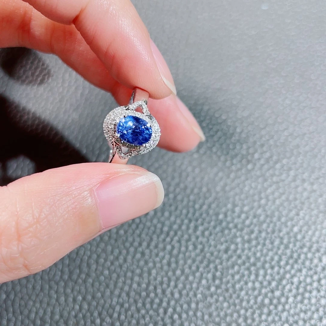 蓝宝石戒指18K金镶嵌1.36c t