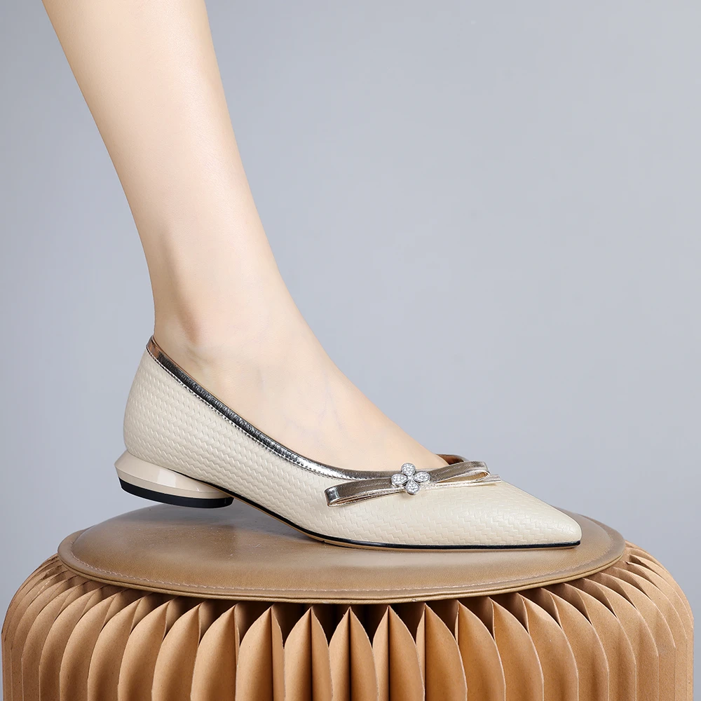 2024年新款欧美简约百搭一脚蹬拼接单鞋女通勤尖头气质女单鞋0013