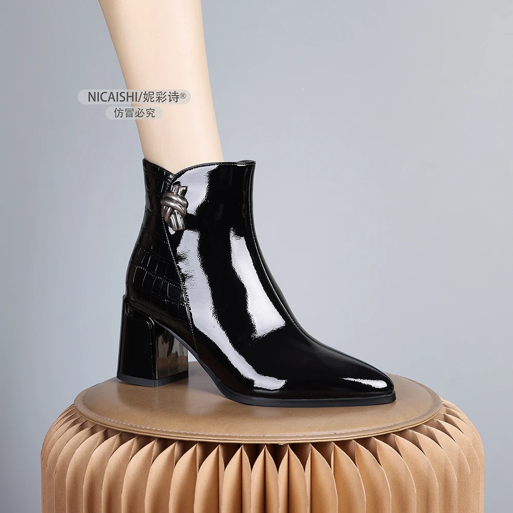 2024年新款欧美时装靴气质百搭显瘦气质粗跟尖头短靴黑色0649