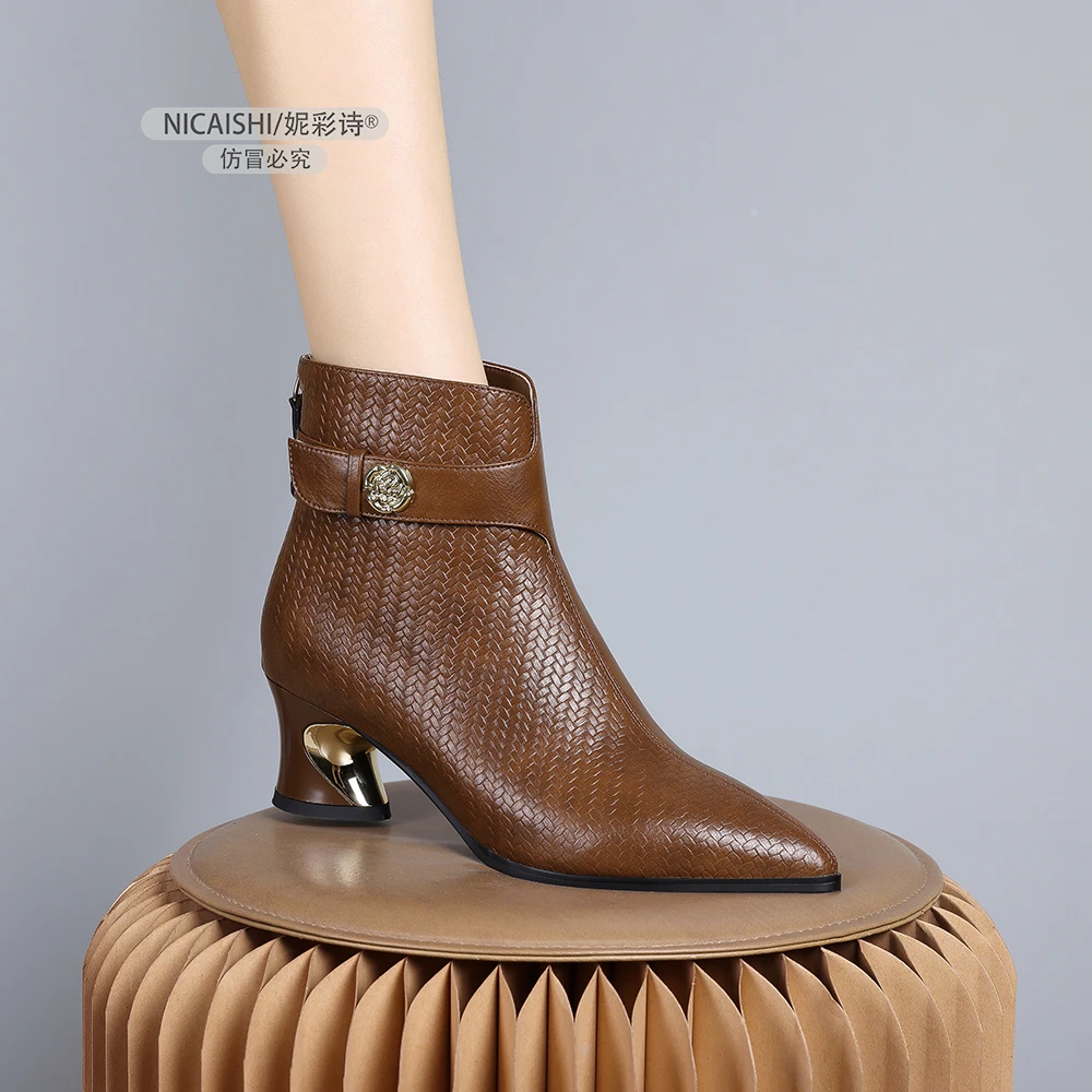 2024新款欧美巨舒服小众设计粗跟短靴不累脚气质舒适百搭尖头0416