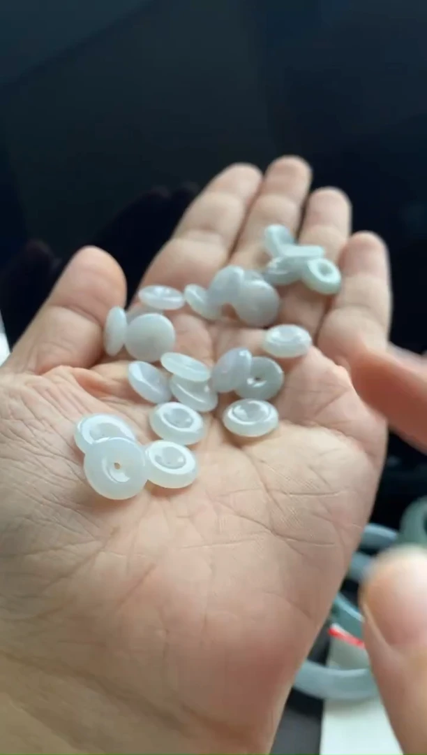 【闪购商品】翡翠吊坠(不含链)未镶嵌A23