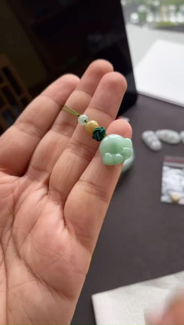 【闪购商品】翡翠吊坠(不含链)未镶嵌A11