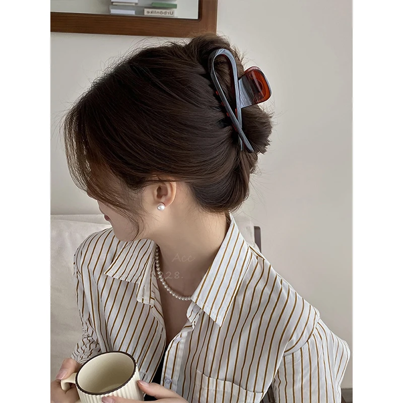 气质设计~复古亚克力发夹女高级感后脑勺盘发抓夹2024新款鲨鱼夹