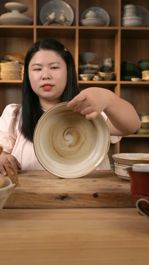 【闪购商品】黄色亮面的9英寸直筒盘