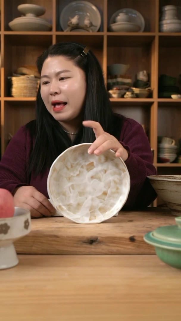 【闪购商品】白色粉影的7英寸平盘