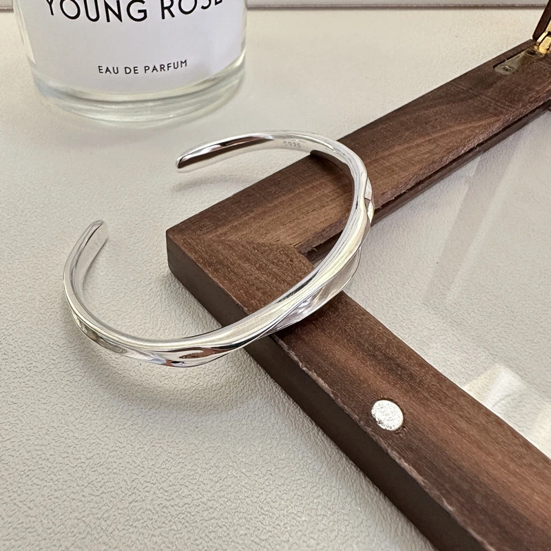 925银银制品 7611褶皱手镯（微瑕）