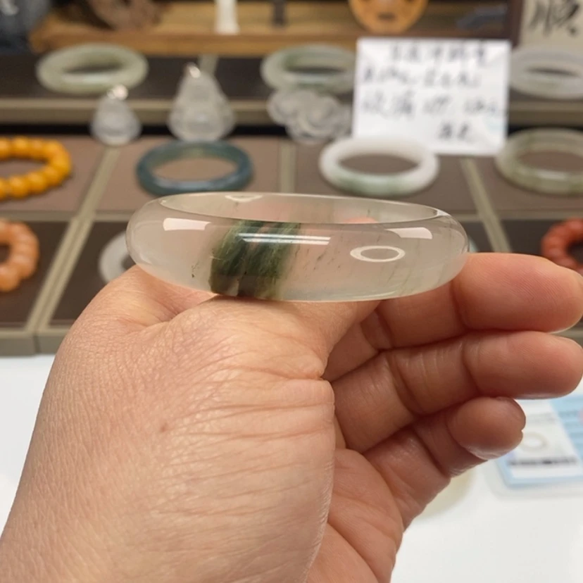 【闪购商品】石英质玉手镯未镶嵌啊***对