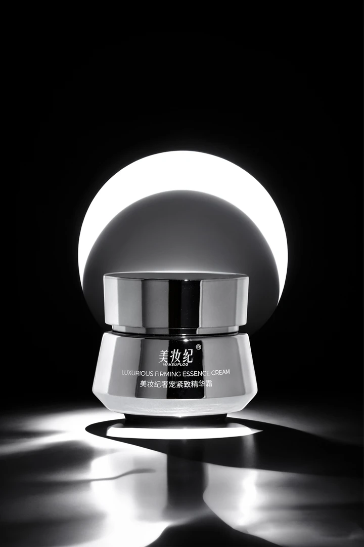 美妆纪奢宠紧致精华霜    蕴含多重胜肽嫩肤
