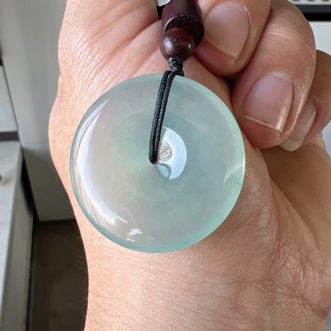 自然光实拍缅甸天然A货翡翠冰种平安扣吊坠31.1×5.4mm冰透项坠