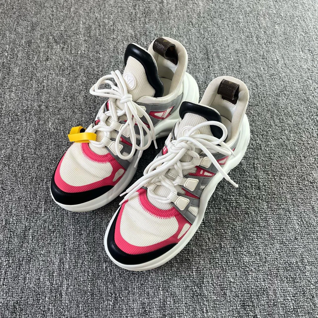 Lv/路易威登拱形底休闲运动鞋 38.5码/2992