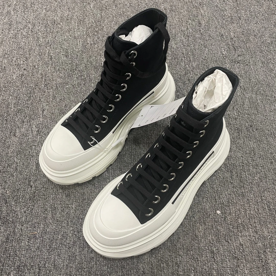 Alexander McQueen/麦昆(有盒)舒及踝马丁靴 35码/4539