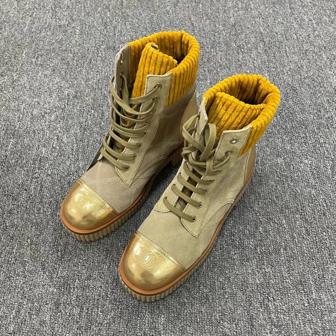 Chanel/香奈儿 （有盒）拼接色中筒时尚马丁靴 37.5码/4200