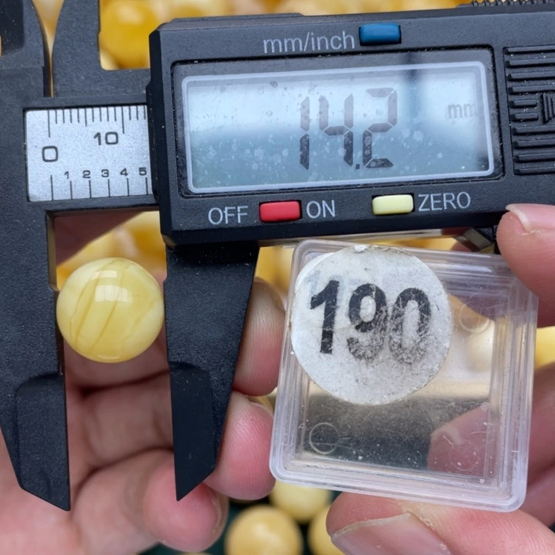 【闪购商品】琥珀裸石未镶嵌