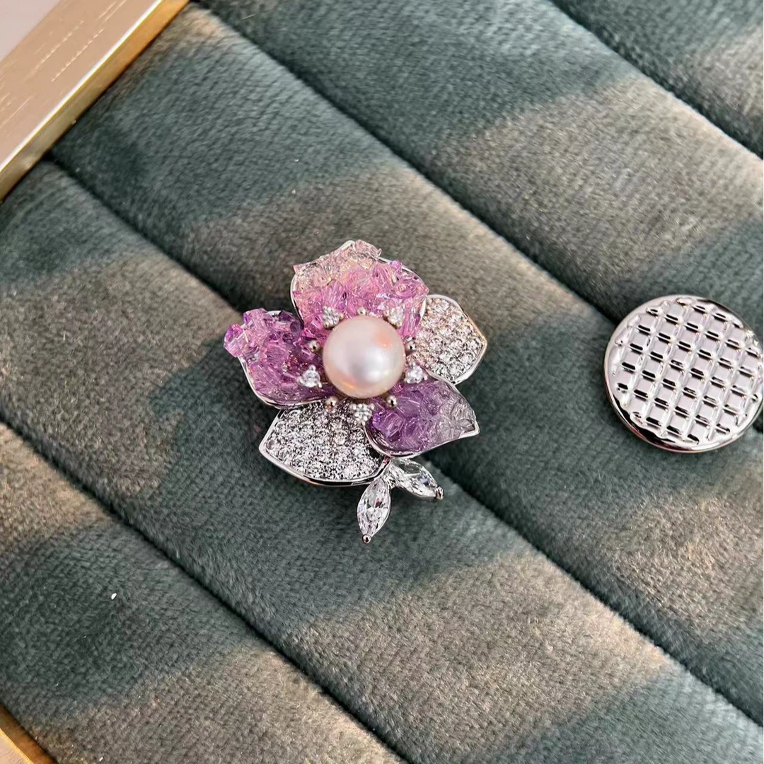 合金仿水晶胸针 禧娘娘经典百搭轻奢-粉紫锆花磁吸J2198简约