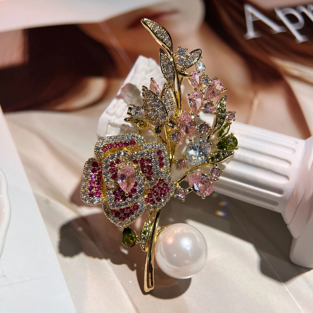 铜合金仿水晶胸针 禧娘娘简约高档胸针-花束玫瑰珍珠金色J2372