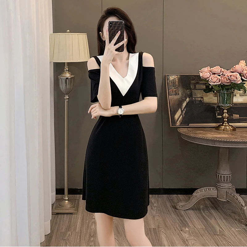 高级感法式V领连衣裙女夏季2023新款黑色露肩收腰显瘦漂亮裙子