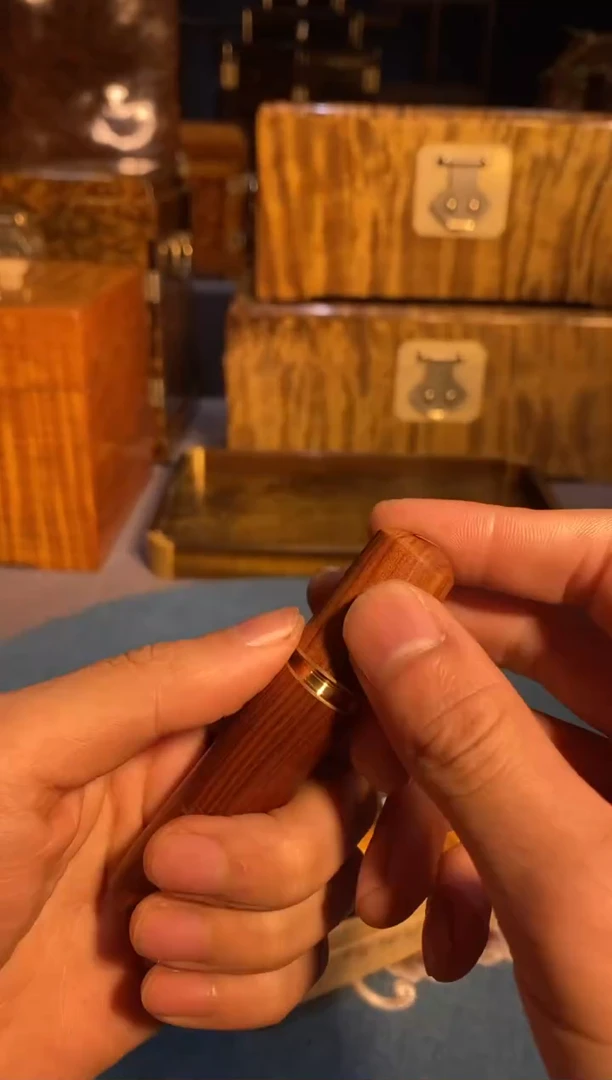 【闪购商品】花梨木类成套家具缅花牙签筒