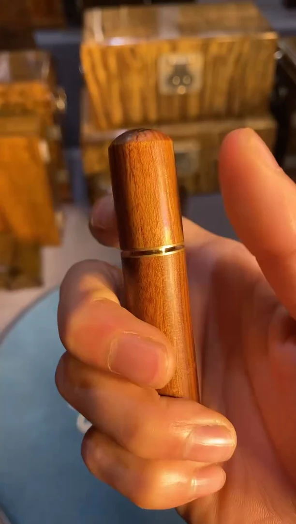 【闪购商品】花梨木类成套家具缅花牙签筒