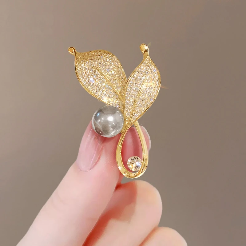 铜合金胸针 镶钻胸针女款精致时尚别针配饰高档气质花朵衣服胸花