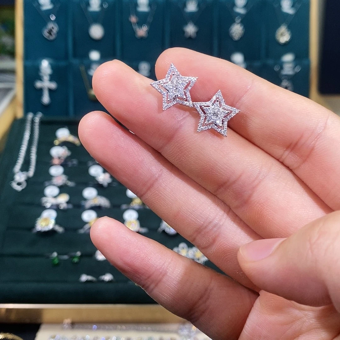 钻石耳饰18K金镶嵌耳钉