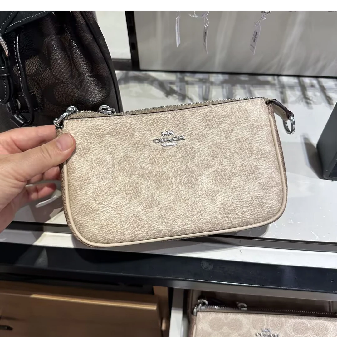 COACH蔻驰 新款燕麦奶茶色NOLITA 19手拎腋下麻将包女 19*11.5*5