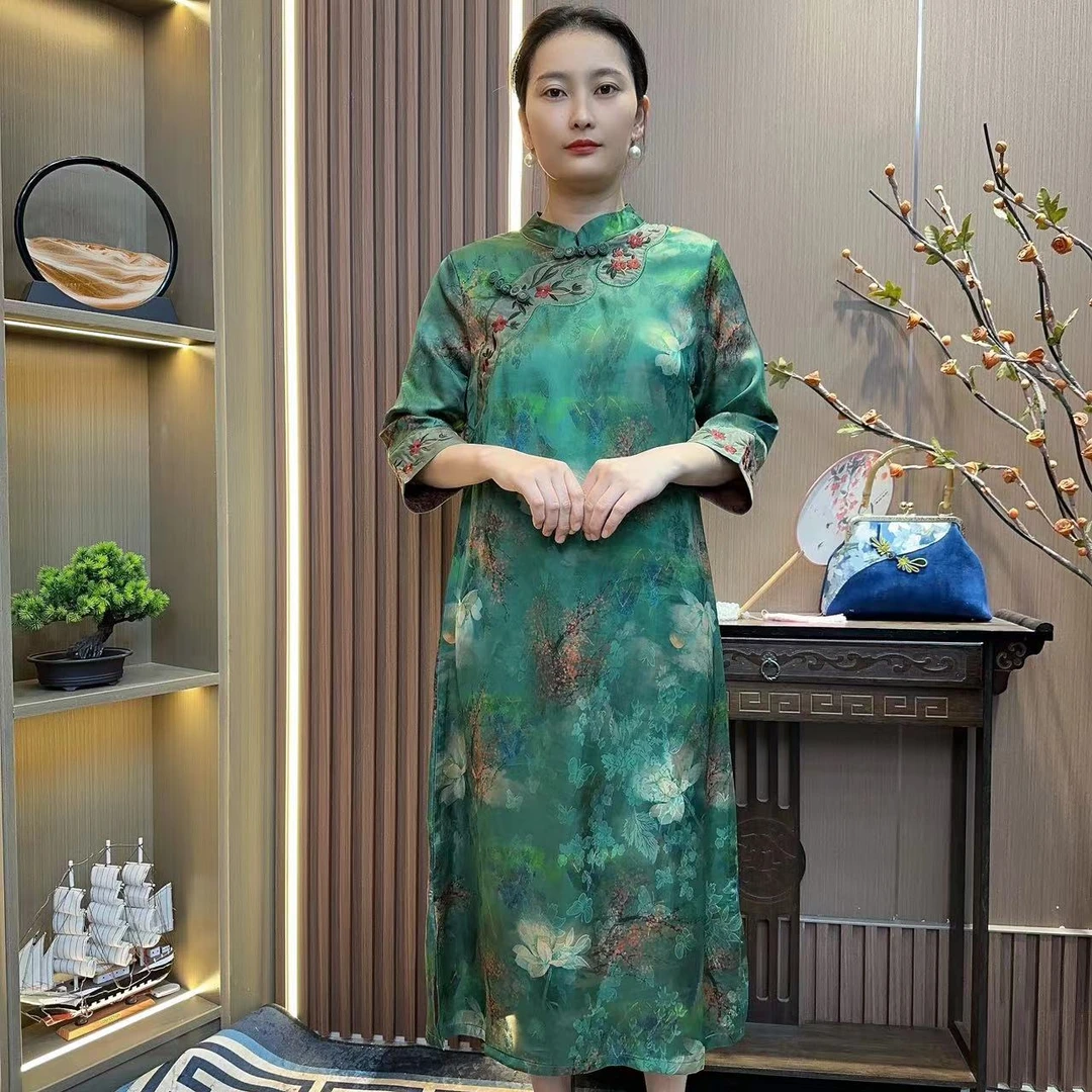 新中式连衣裙女士国风改良式重磅刺绣复古宽松显瘦百搭高档中长裙