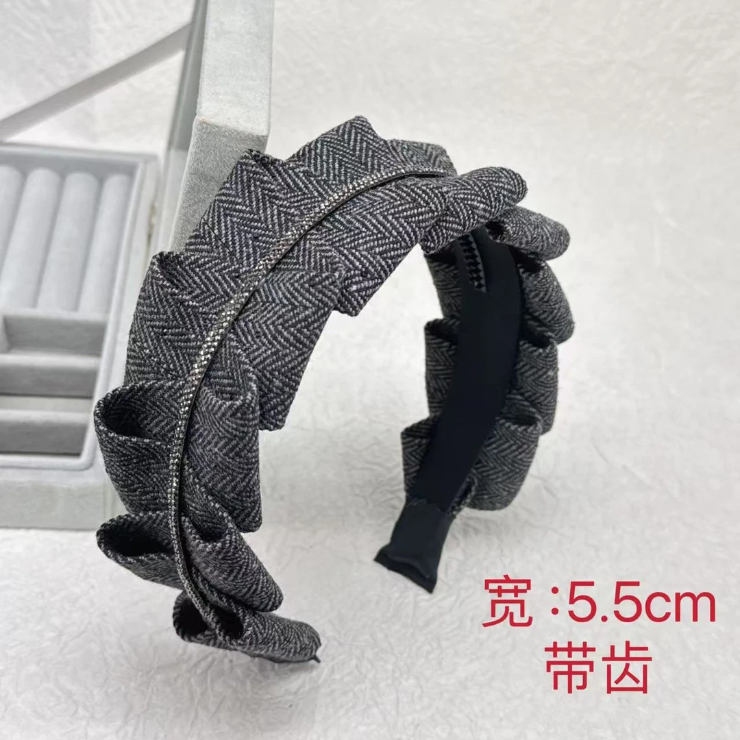 K562秋冬气质轻奢发饰灰色人字纹麻料堆褶高颅顶发箍复古减龄头箍