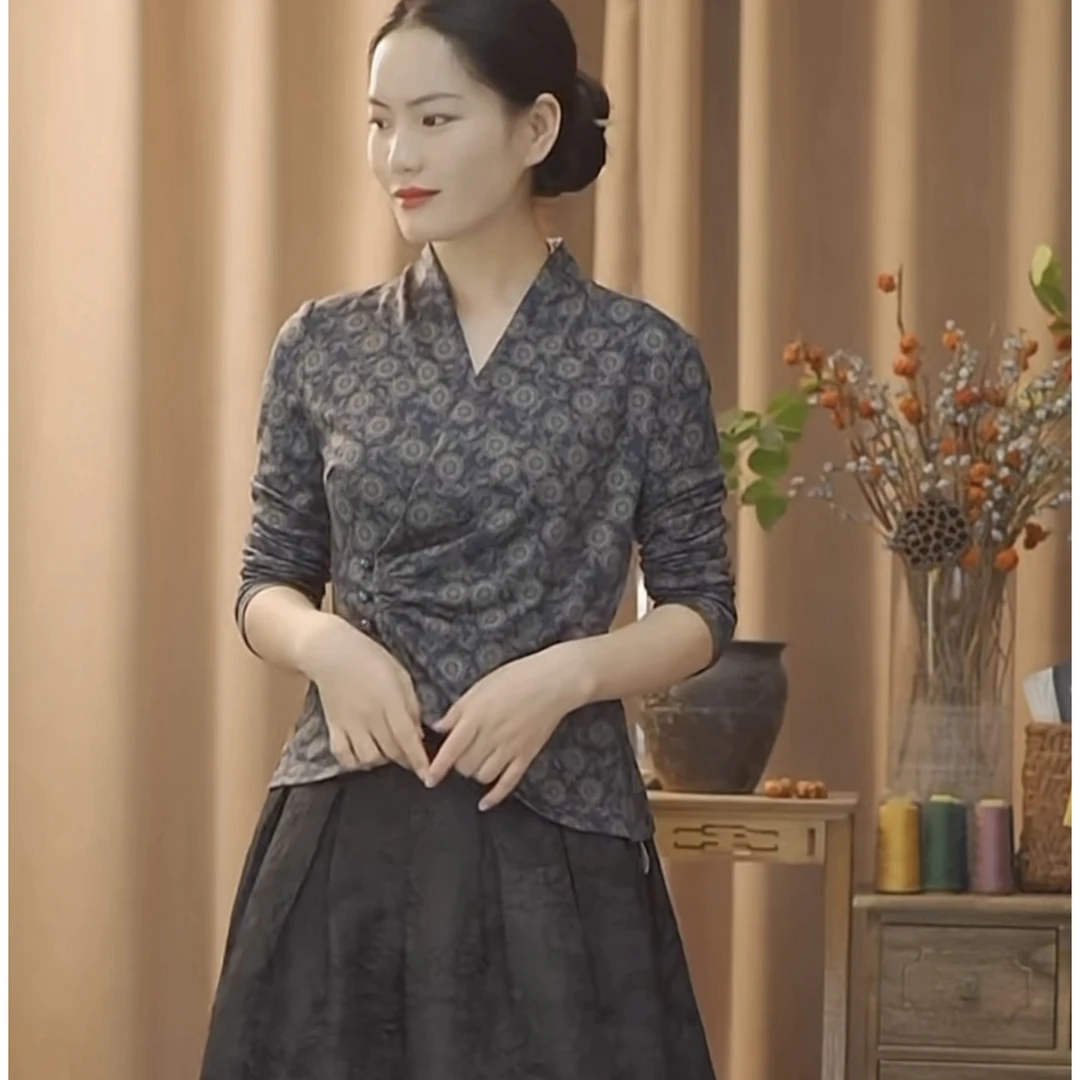 091太阳花修身小上衣