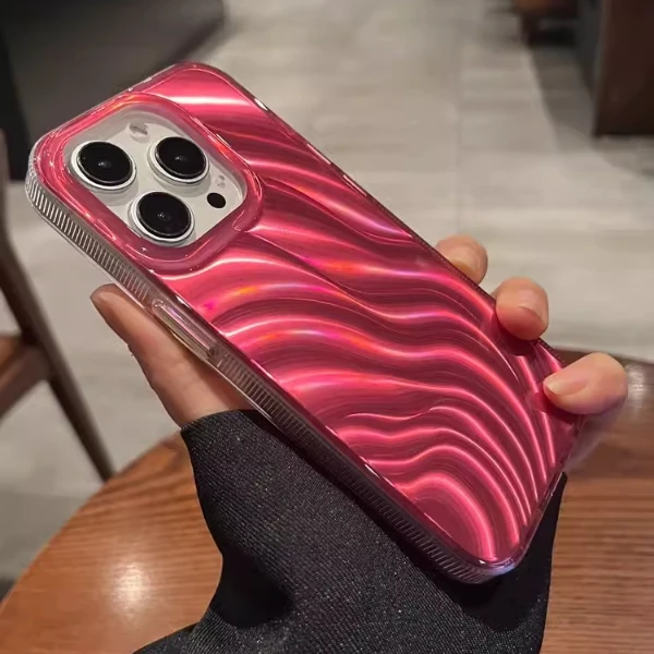 适用苹果15手机壳新款简约iPhone14波浪纹13高级感12红色镭射硅胶