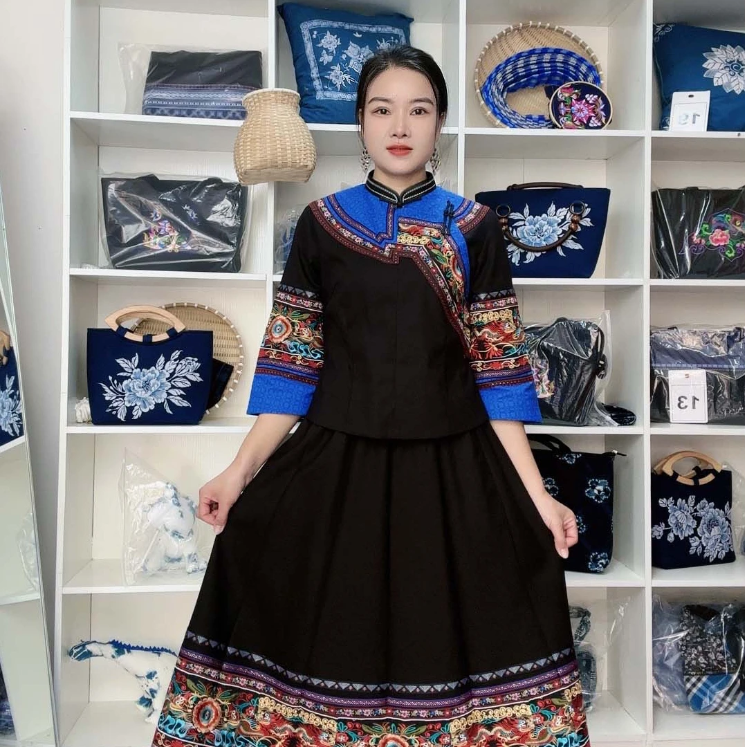 新款布依族上衣复古民族风龙凤重工绣花套装小花立领女士套装