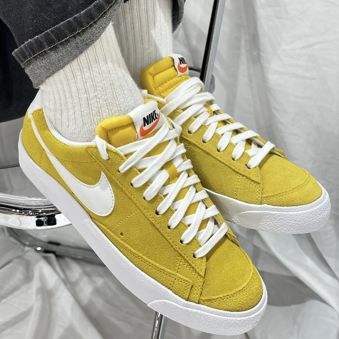 NIKE/耐克 Blazer男鞋低帮防滑耐磨轻便休闲板鞋姜黄DA7254-700