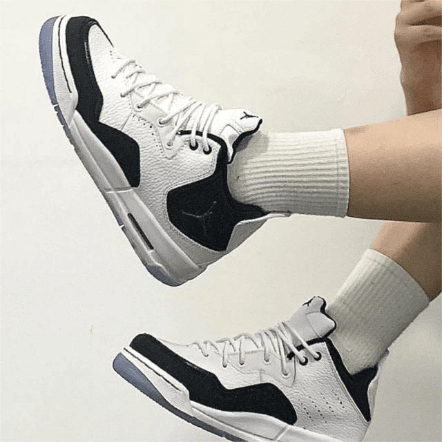 【断码清货】Nike/耐克Jordan 中帮复古篮球鞋 女款 白黑AR1002-104