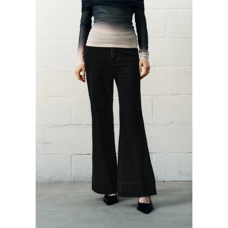UR2024春季新款女装复古简约百搭修身喇叭牛仔长裤UWJ840014