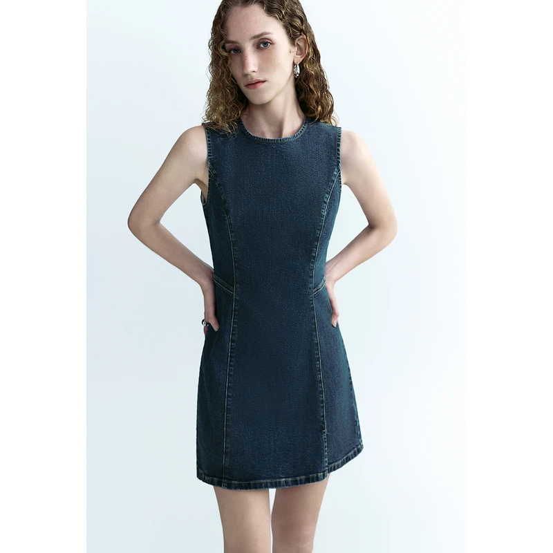 UR2024秋季新款女装时髦复古收腰背心式牛仔连衣裙UWU840101
