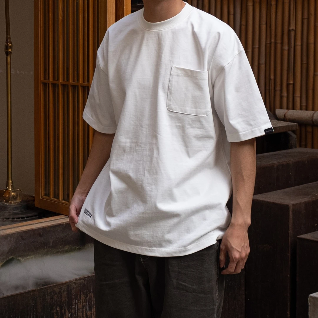 UNDIHARE 23SS日系口袋刺绣LOGO休闲重磅纯色圆领宽松情侣短袖T恤