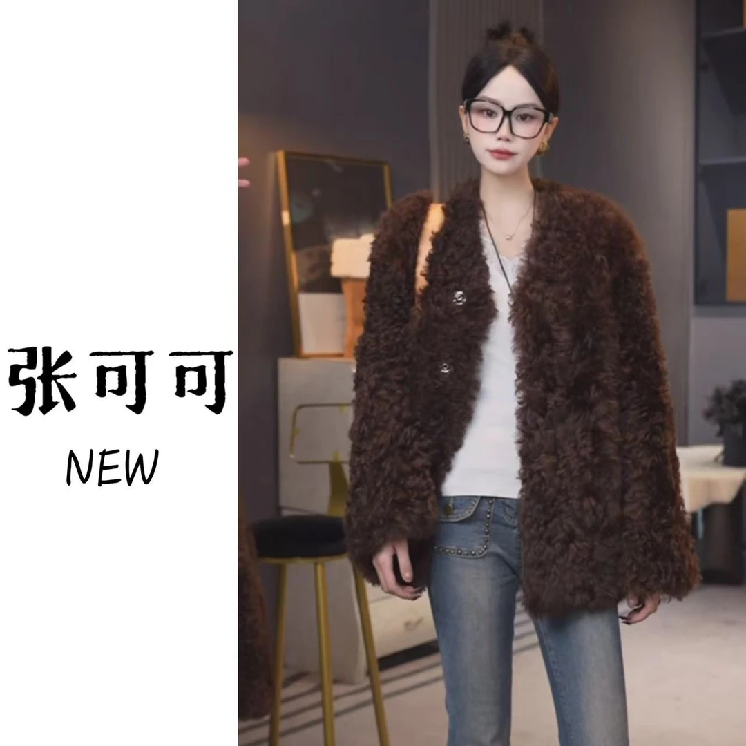 张可可24FW ｜NEW “北国雪夜”LL-V领卷毛托卡皮毛一体外套XT81716