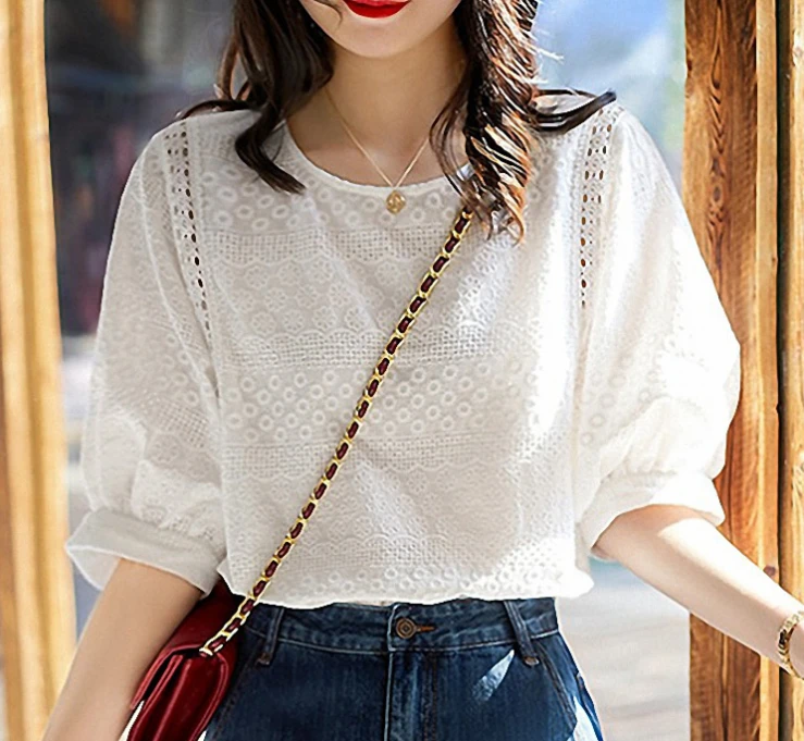 早春韩版衬衫女装韩版圆领短袖镂空宽松气质刺绣上衣