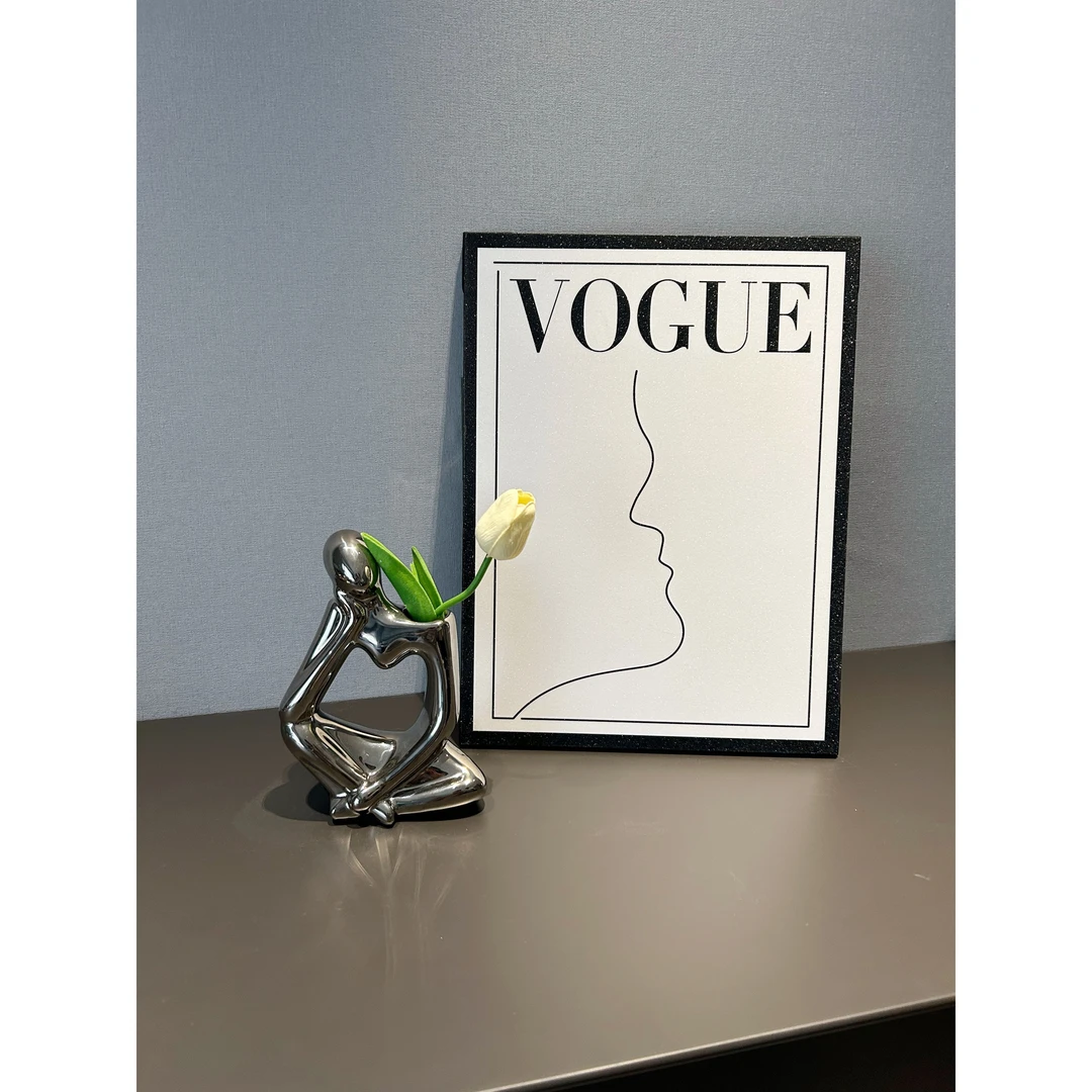 【热卖】高能感VOGUE时尚杂志封面ins壁画海报装饰画极简人物线条画