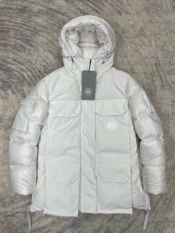 全新未使用 加拿大鹅 L码Canada goose女款白色连帽羽绒服-50443