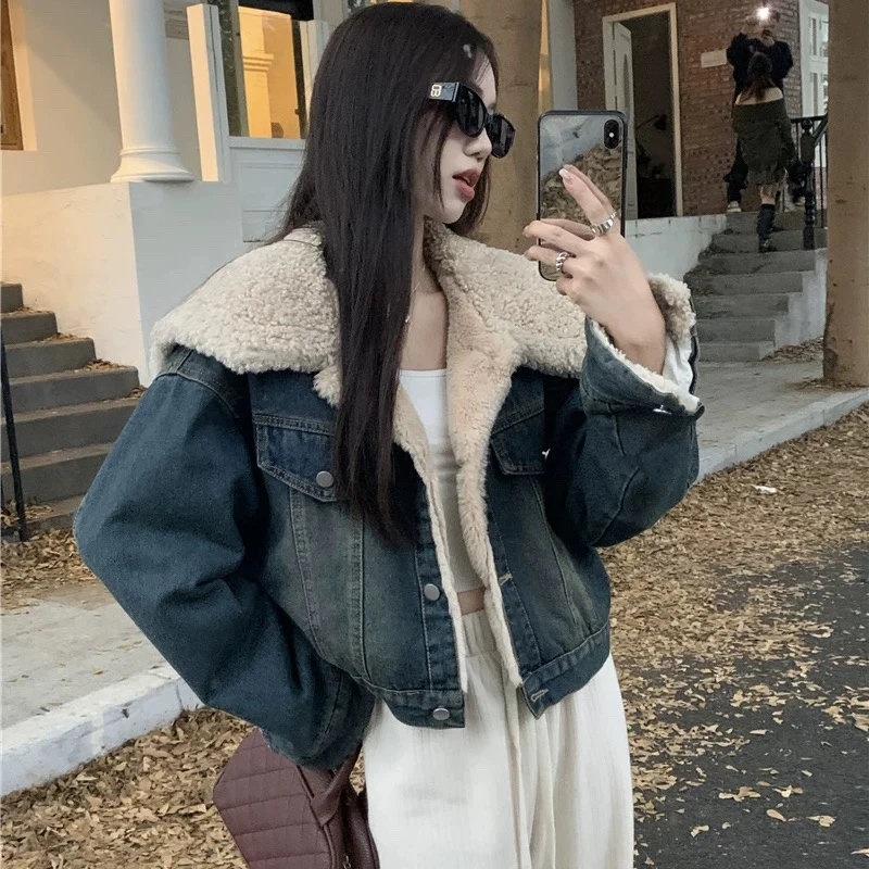 加绒加厚牛仔外套女秋冬季2024新款韩版宽松设计感大翻领短款上衣