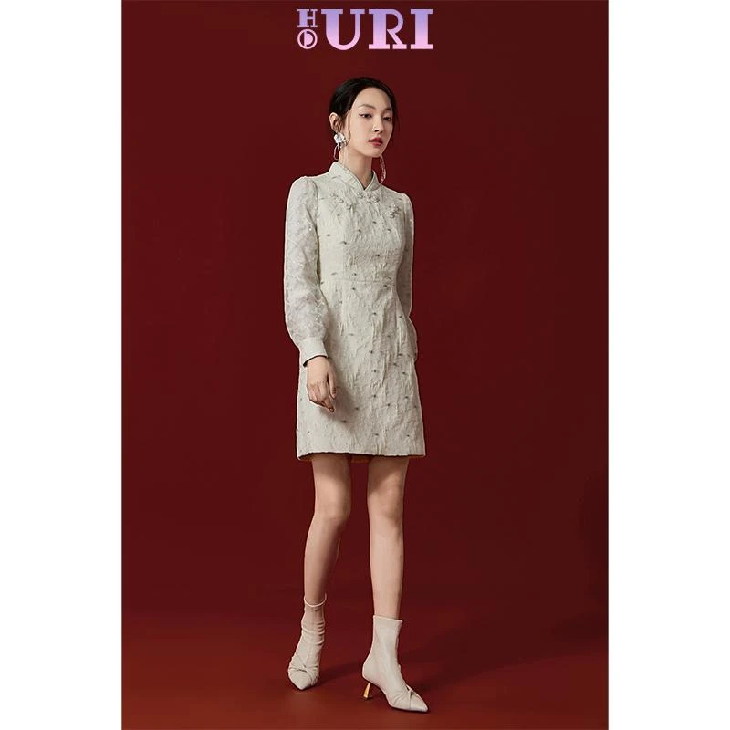 HOURI海蕾琳连衣裙女年冬季新款新中式盘扣钉珠花朵修身裙子