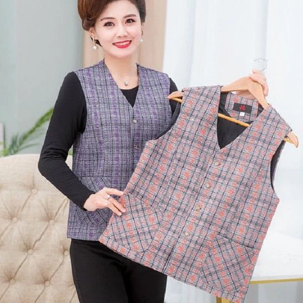 中老年女春秋款马甲休闲外穿妈妈大码马夹有兜坎肩薄款开衫新款