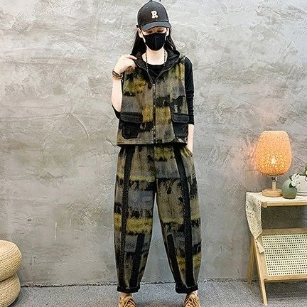 秋季牛仔马甲套装女印花贴布口袋牛仔外套大码宽松时尚连帽两件套