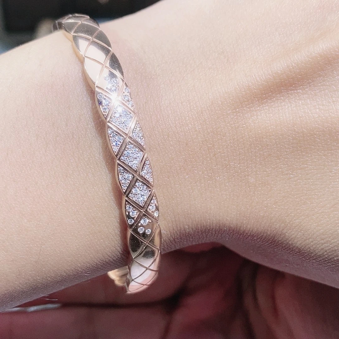 钻石手镯18K金镶嵌k玫菱格钻石手镯